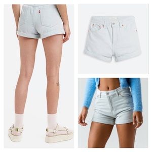 Levi’s mom shorts